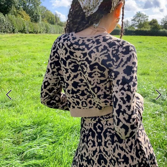 Tie front cardigan in animal print - Picture 2 of 3